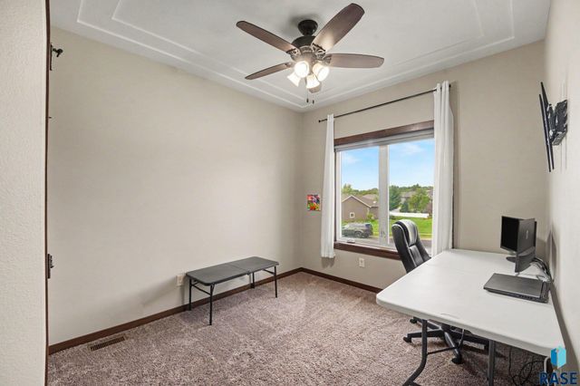 8209 E Willow Leaf St Street, Sioux Falls, SD 57110
