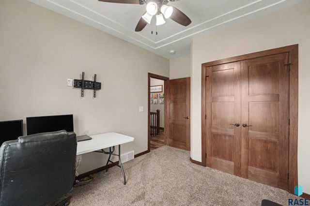 8209 E Willow Leaf St Street, Sioux Falls, SD 57110