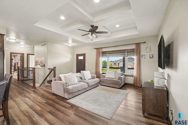 8209 E Willow Leaf St Street, Sioux Falls, SD 57110