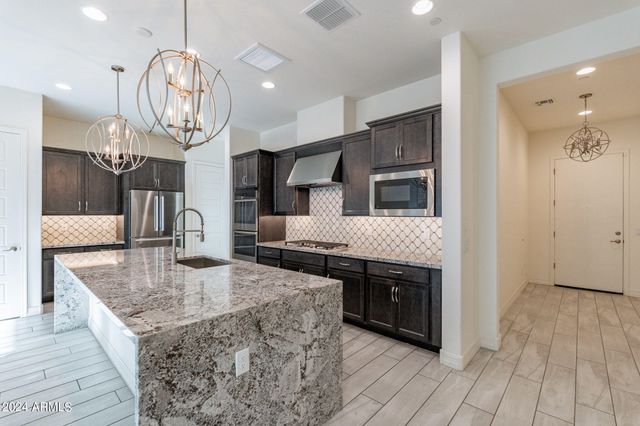 25424 N 19th Drive, Phoenix, AZ 85085