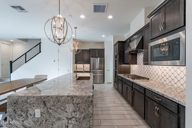 25424 N 19th Drive, Phoenix, AZ 85085