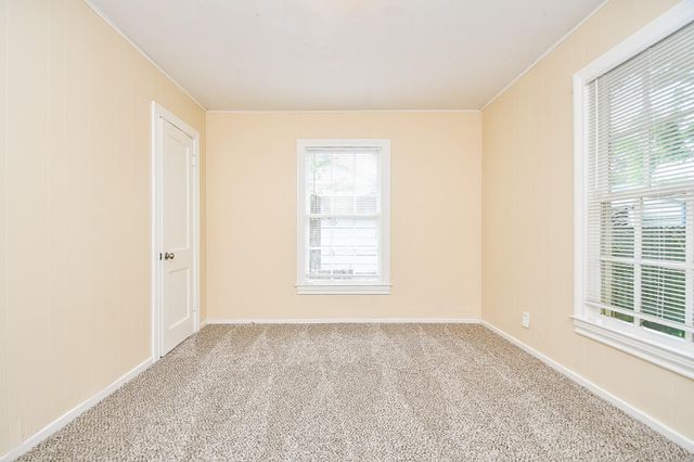 225 17th Ave N, Texas City, TX 77590