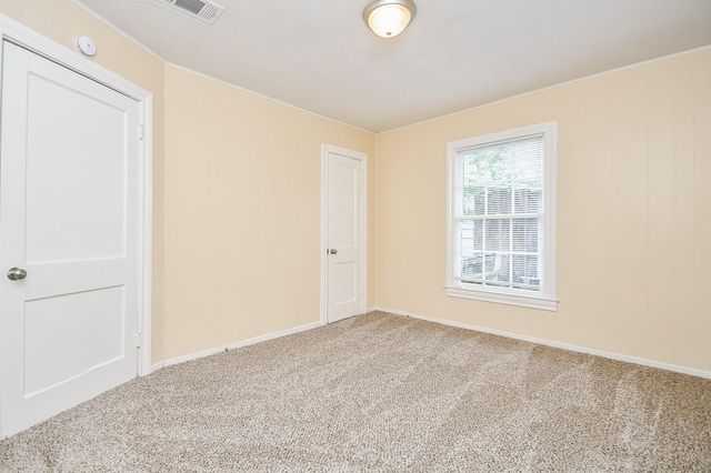 225 17th Ave N, Texas City, TX 77590