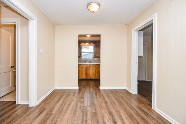 225 17th Ave N, Texas City, TX 77590