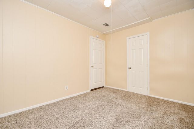 225 17th Ave N, Texas City, TX 77590