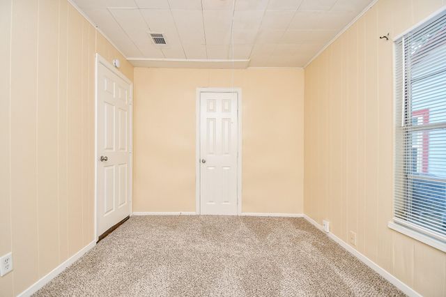 225 17th Ave N, Texas City, TX 77590