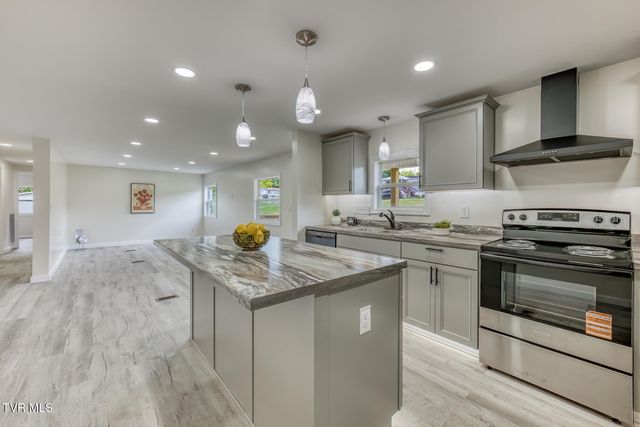 105 Pemberton Court, Bristol, TN 37620