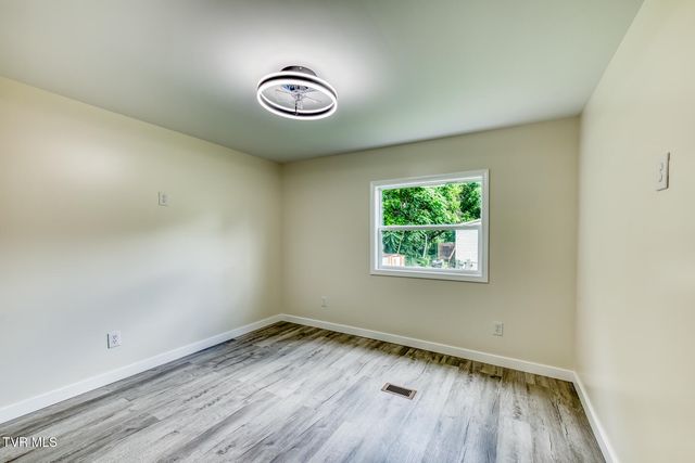 105 Pemberton Court, Bristol, TN 37620