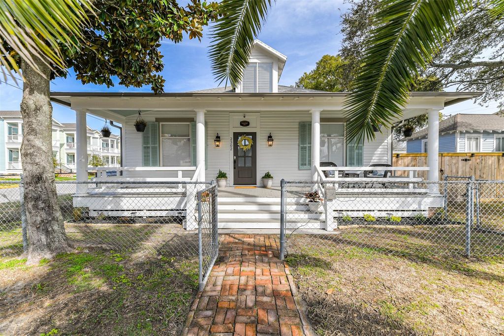 2302 Mike Gaido Boulevard, Galveston, TX 77550