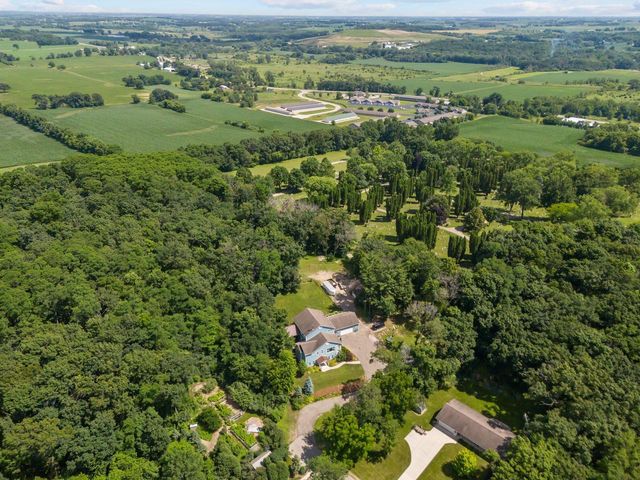 500 HILLSIDE DRIVE, Berlin, WI 54923