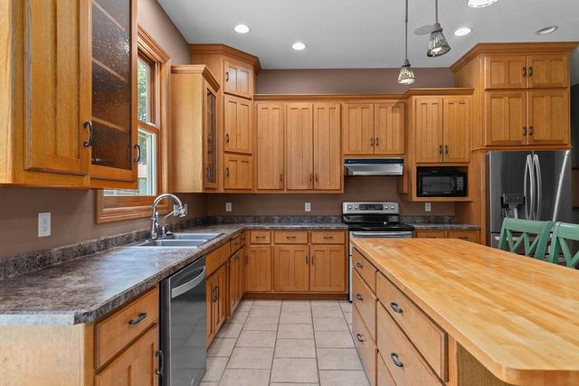 500 HILLSIDE DRIVE, Berlin, WI 54923