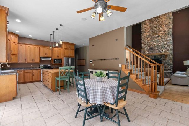 500 HILLSIDE DRIVE, Berlin, WI 54923