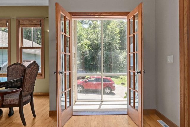 500 HILLSIDE DRIVE, Berlin, WI 54923