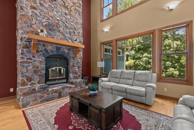 500 HILLSIDE DRIVE, Berlin, WI 54923