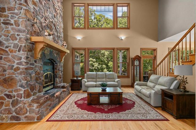 500 HILLSIDE DRIVE, Berlin, WI 54923