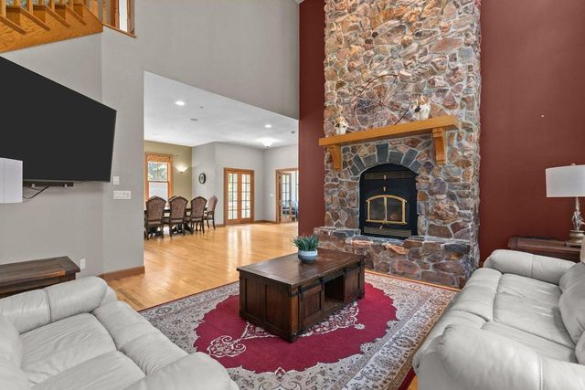 500 HILLSIDE DRIVE, Berlin, WI 54923