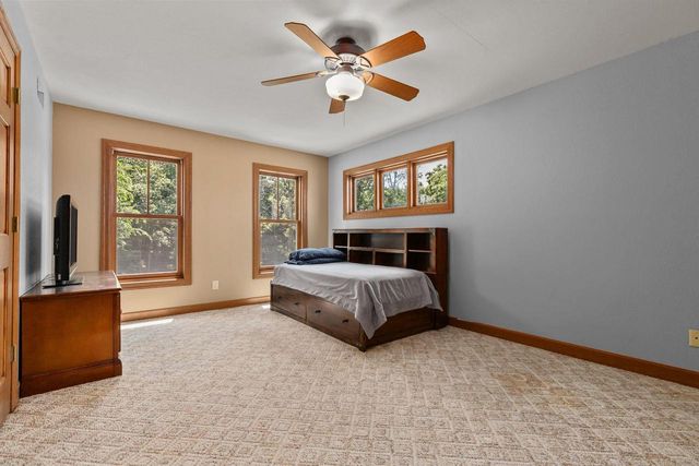 500 HILLSIDE DRIVE, Berlin, WI 54923