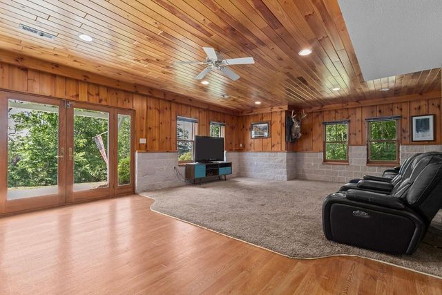 500 HILLSIDE DRIVE, Berlin, WI 54923