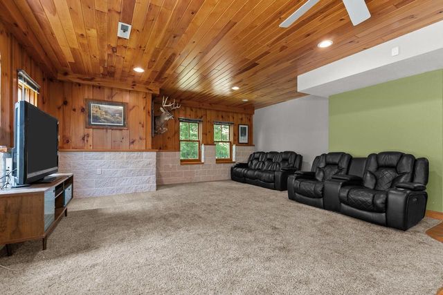 500 HILLSIDE DRIVE, Berlin, WI 54923