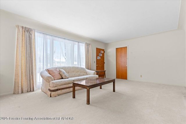 673 Joan Drive, Mason, MI 48854