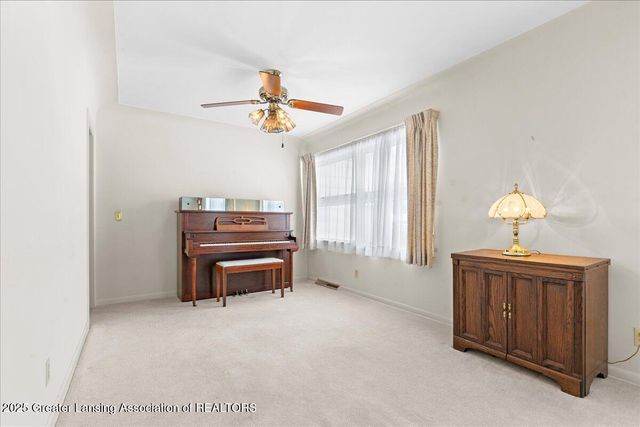 673 Joan Drive, Mason, MI 48854