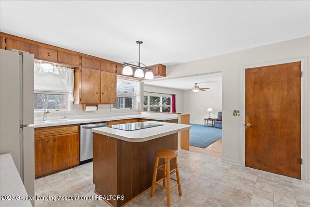 673 Joan Drive, Mason, MI 48854