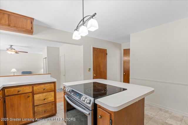 673 Joan Drive, Mason, MI 48854