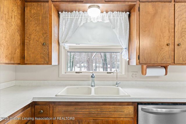 673 Joan Drive, Mason, MI 48854