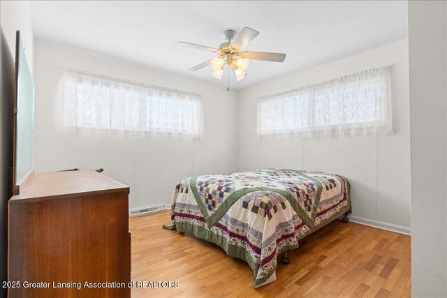 673 Joan Drive, Mason, MI 48854