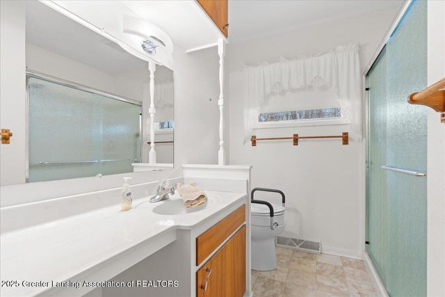 673 Joan Drive, Mason, MI 48854