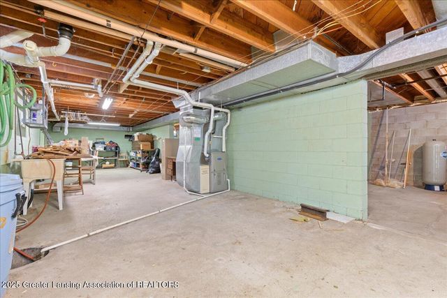 673 Joan Drive, Mason, MI 48854