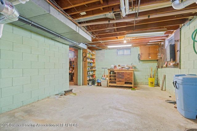 673 Joan Drive, Mason, MI 48854