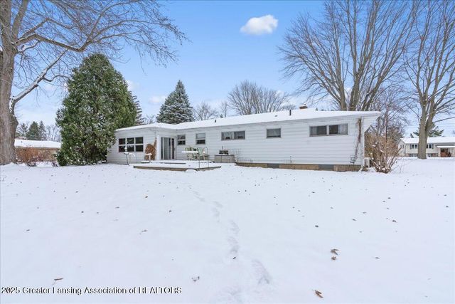 673 Joan Drive, Mason, MI 48854