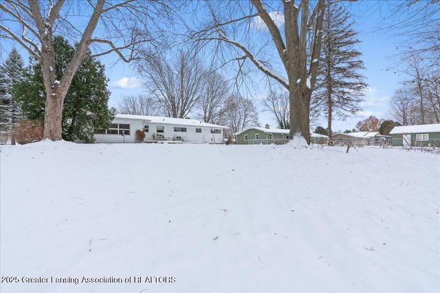 673 Joan Drive, Mason, MI 48854