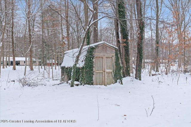 673 Joan Drive, Mason, MI 48854