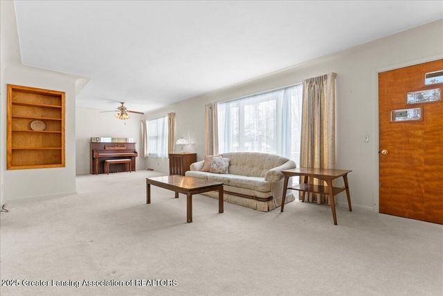 673 Joan Drive, Mason, MI 48854