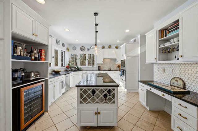 1 Canaan Circle, South Salem, NY 10590