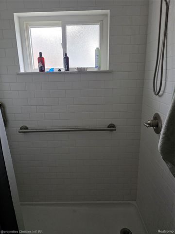 4810 Briarwood Avenue F2, Royal Oak, MI 48073