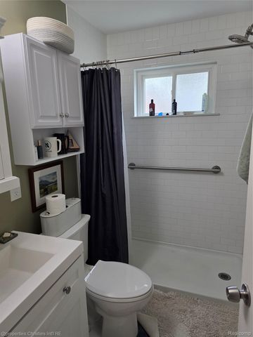 4810 Briarwood Avenue F2, Royal Oak, MI 48073