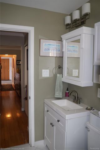 4810 Briarwood Avenue F2, Royal Oak, MI 48073