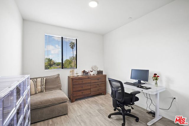 6716 N Royce Lane, Van Nuys, CA 91411