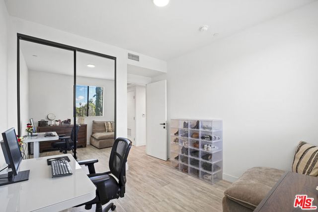 6716 N Royce Lane, Van Nuys, CA 91411