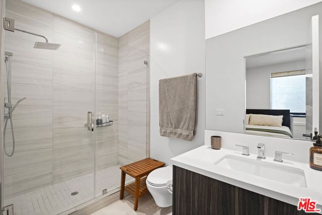 6716 N Royce Lane, Van Nuys, CA 91411