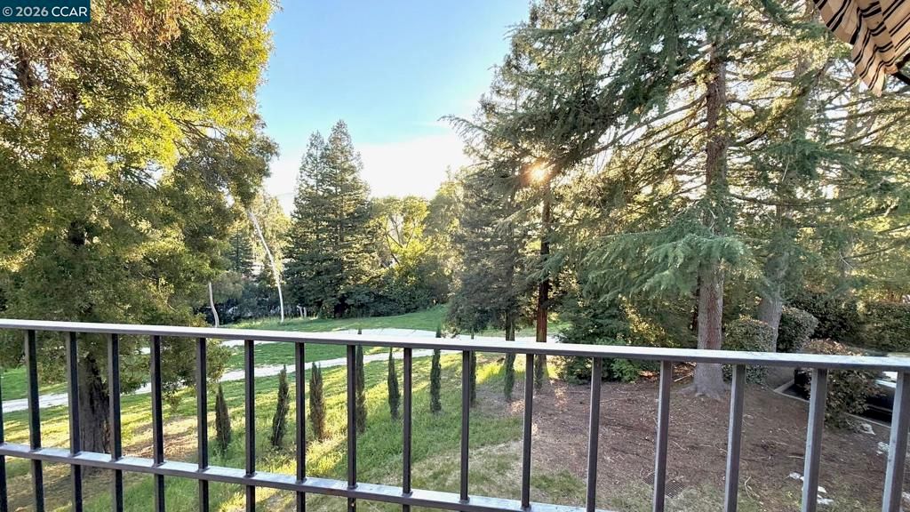 Image 2 of property listing at 246 CANYON WOODS WAY C, San Ramon, CA 94582