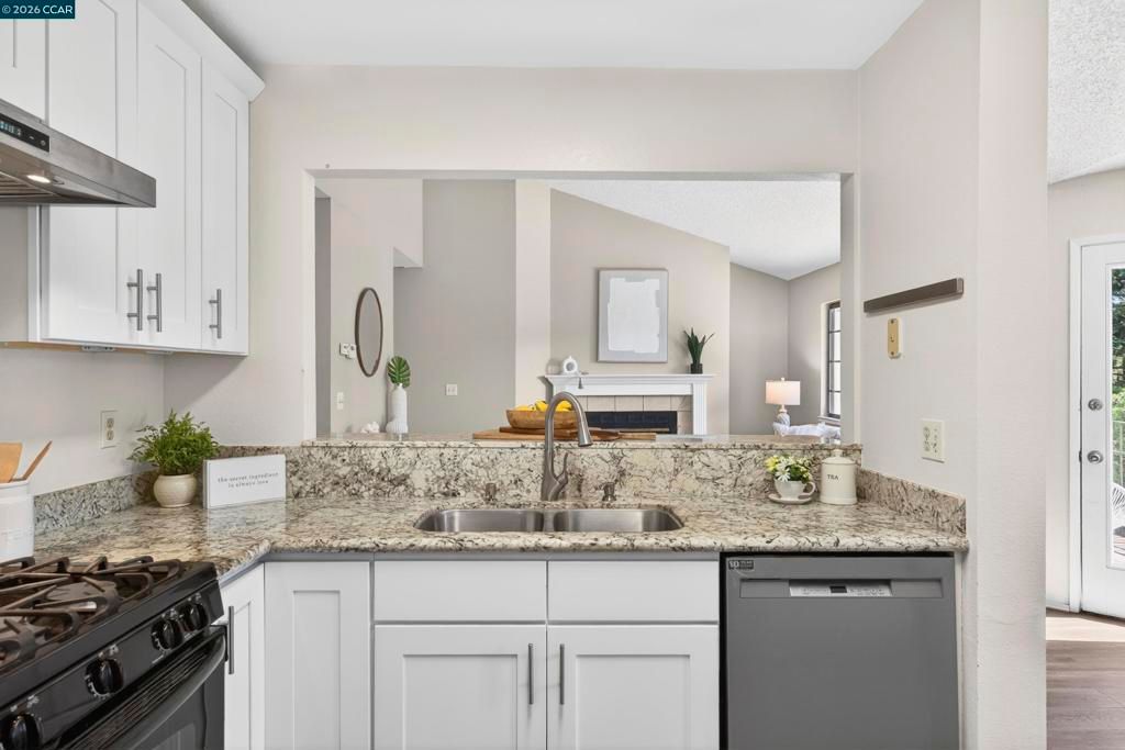 Image 28 of property listing at 246 CANYON WOODS WAY C, San Ramon, CA 94582