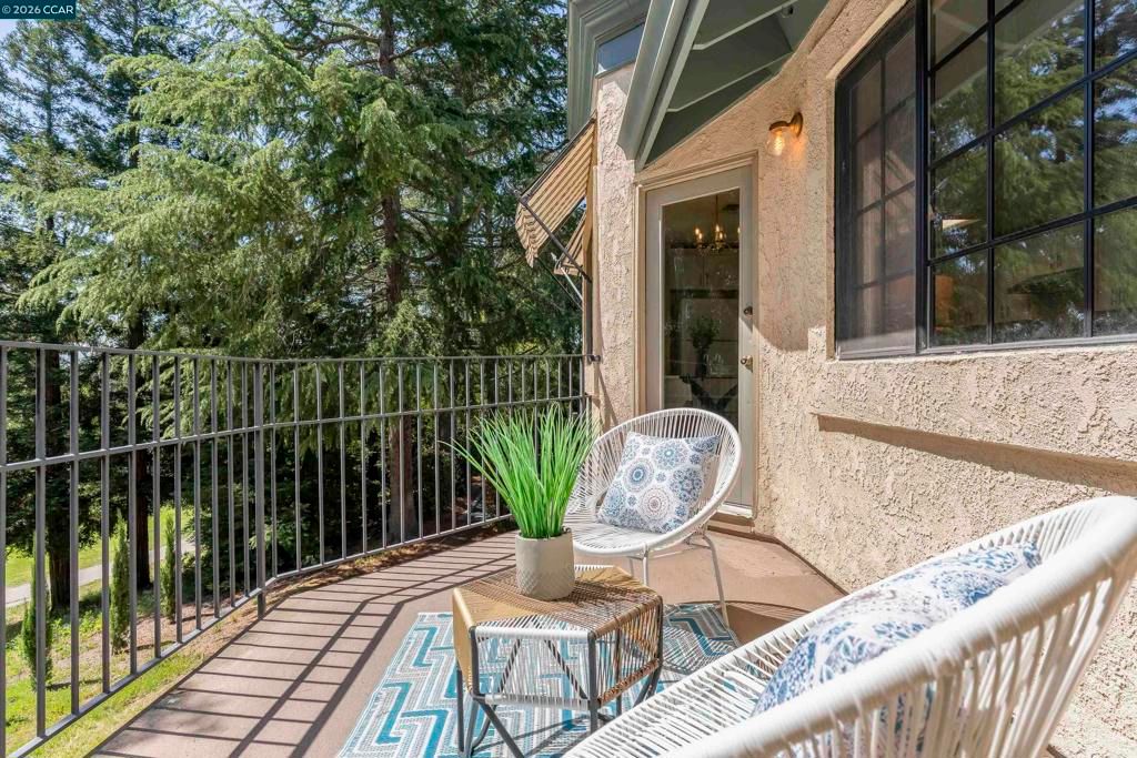Image 38 of property listing at 246 CANYON WOODS WAY C, San Ramon, CA 94582