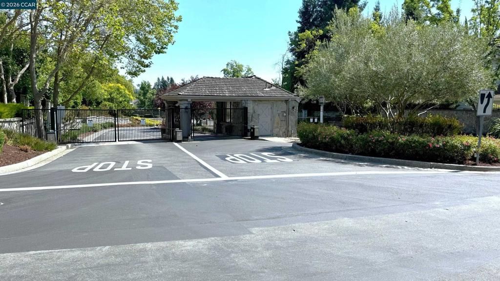 Image 69 of property listing at 246 CANYON WOODS WAY C, San Ramon, CA 94582