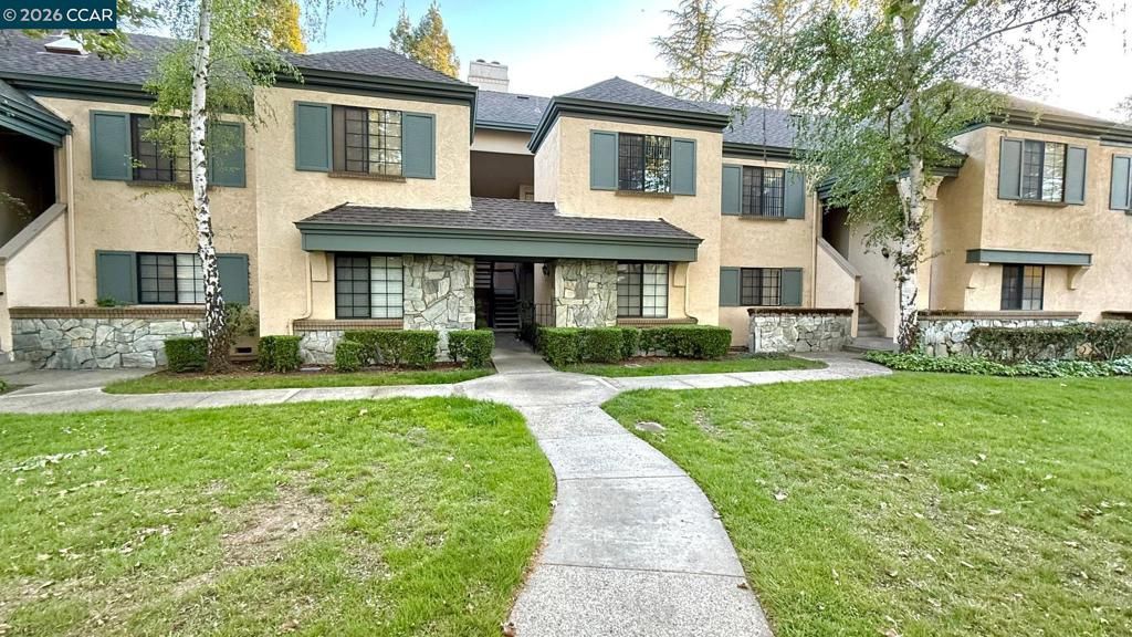 Image 7 of property listing at 246 CANYON WOODS WAY C, San Ramon, CA 94582