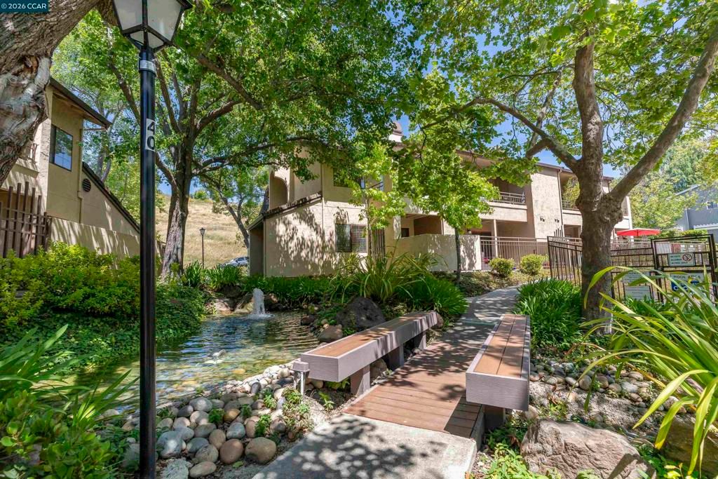 Image 76 of property listing at 246 CANYON WOODS WAY C, San Ramon, CA 94582