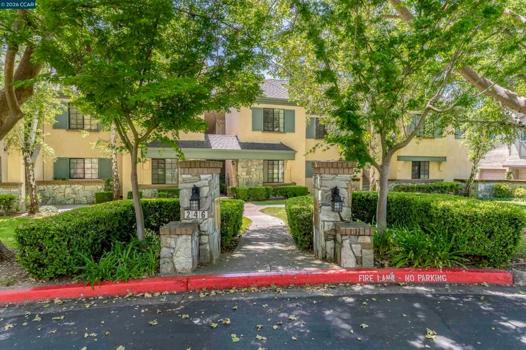 Image 87 of property listing at 246 CANYON WOODS WAY C, San Ramon, CA 94582